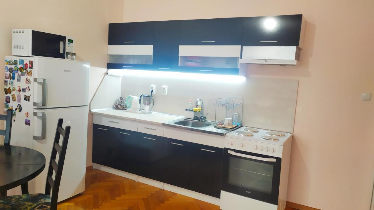 Lovely City Center 1Bd, 1Bt Apartment Sofya Dış mekan fotoğraf
